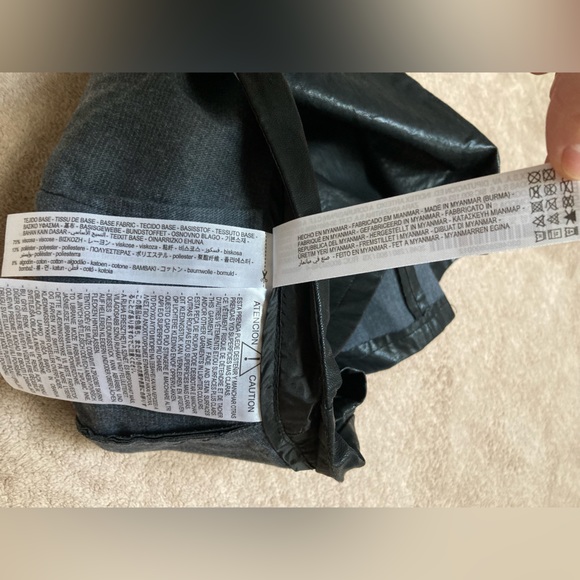 NWT Zara Faux Leather mini skirt - size XS - black colour - Picture 9 of 9